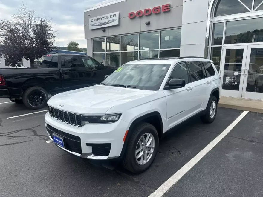 2025 Jeep Grand Cherokee Laredo X photo 1