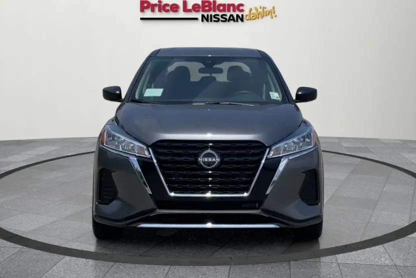 2025 Nissan Kicks Play S photo 1