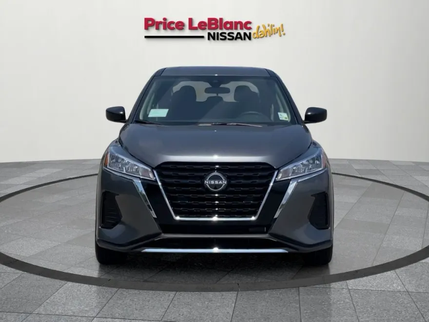 2025 Nissan Kicks Play S photo 1