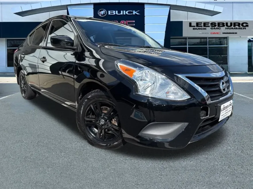 2018 Nissan Versa Sedan Plus photo 1
