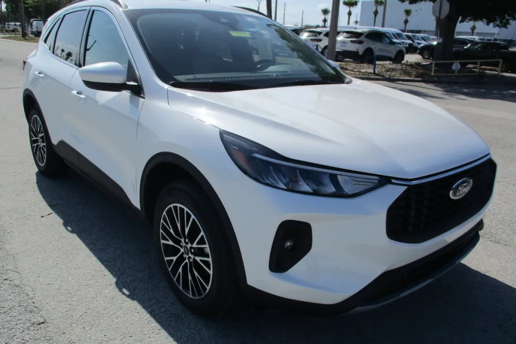 2025 Ford Escape Plug-In Hybrid photo 1