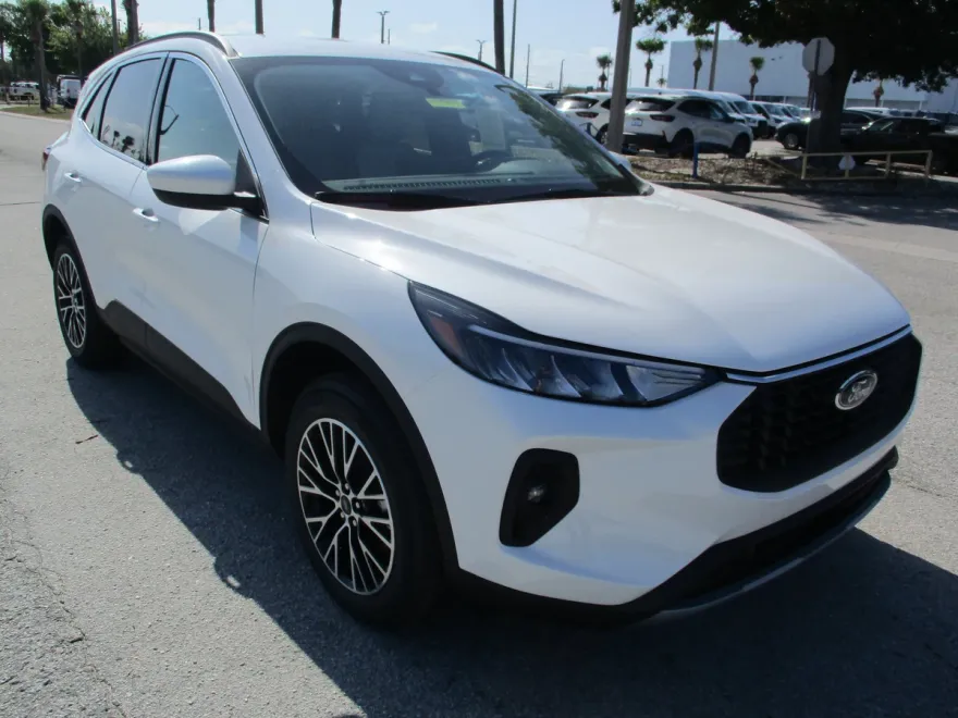 2025 Ford Escape Plug-In Hybrid photo 1