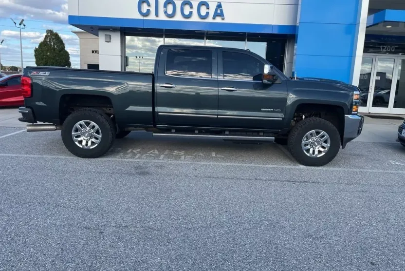 2017 Chevrolet Silverado 2500HD LTZ photo 1