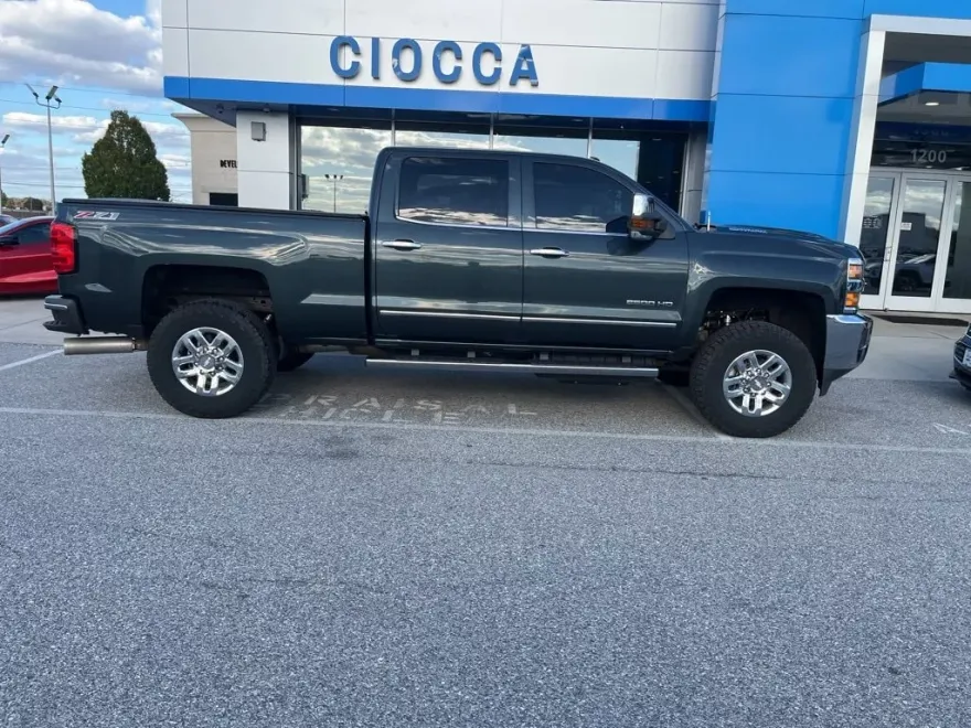2017 Chevrolet Silverado 2500HD LTZ photo 1