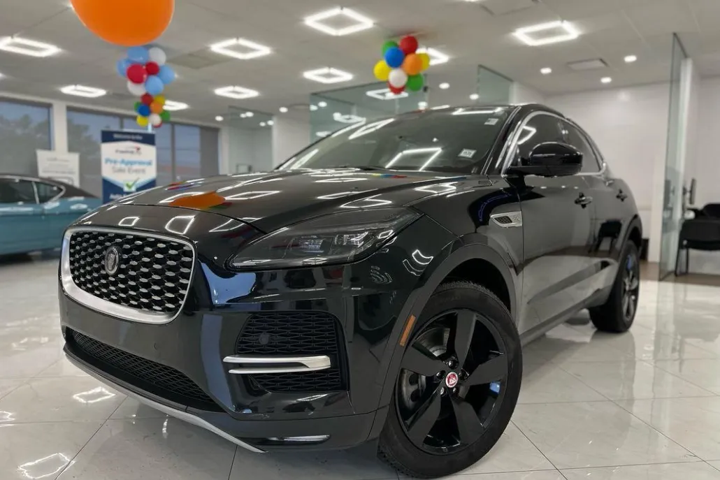 2022 Jaguar E-PACE P250 SE photo 1
