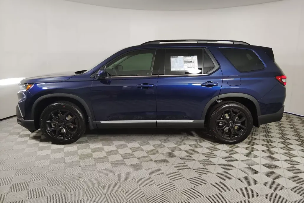 2025 Honda Pilot Touring photo 1