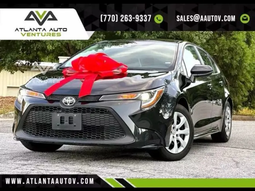 2021 Toyota Corolla LE photo 1