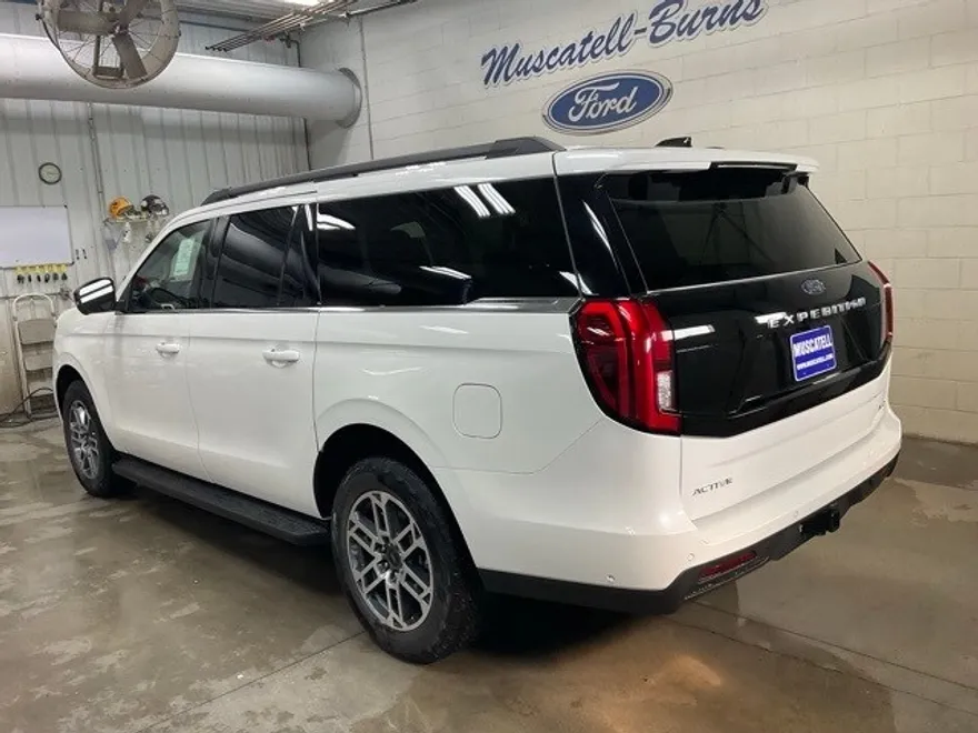 2025 Ford Expedition MAX photo 1
