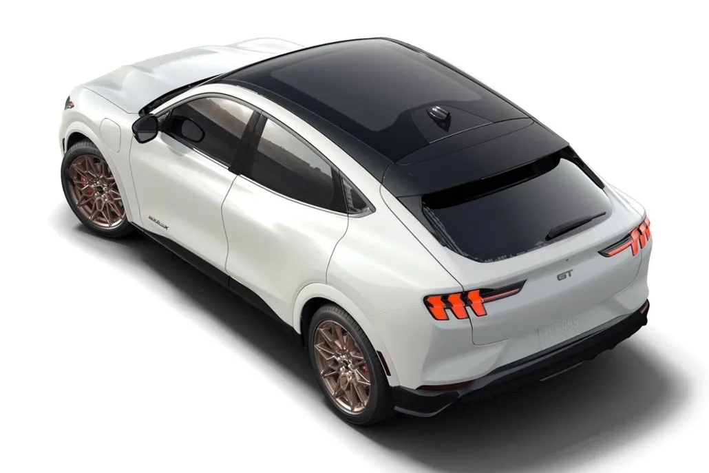 2025 Ford Mustang Mach-E GT photo 1
