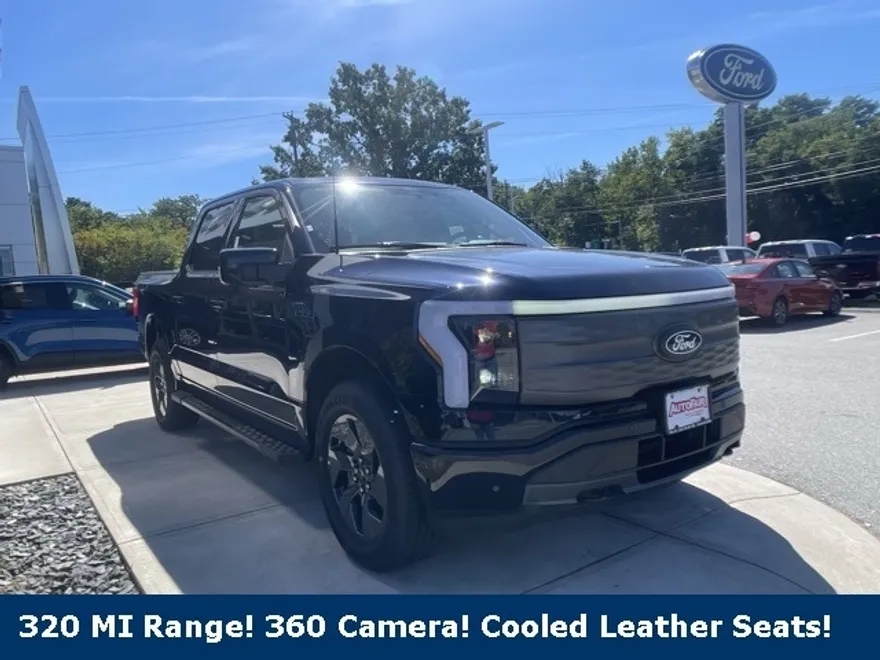 2025 Ford F-150 Lightning Lariat photo 1