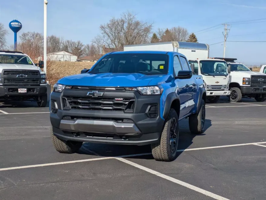 2025 Chevrolet Colorado Trail Boss photo 1