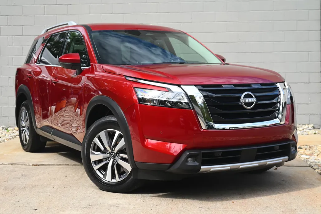2022 Nissan Pathfinder SL photo 1