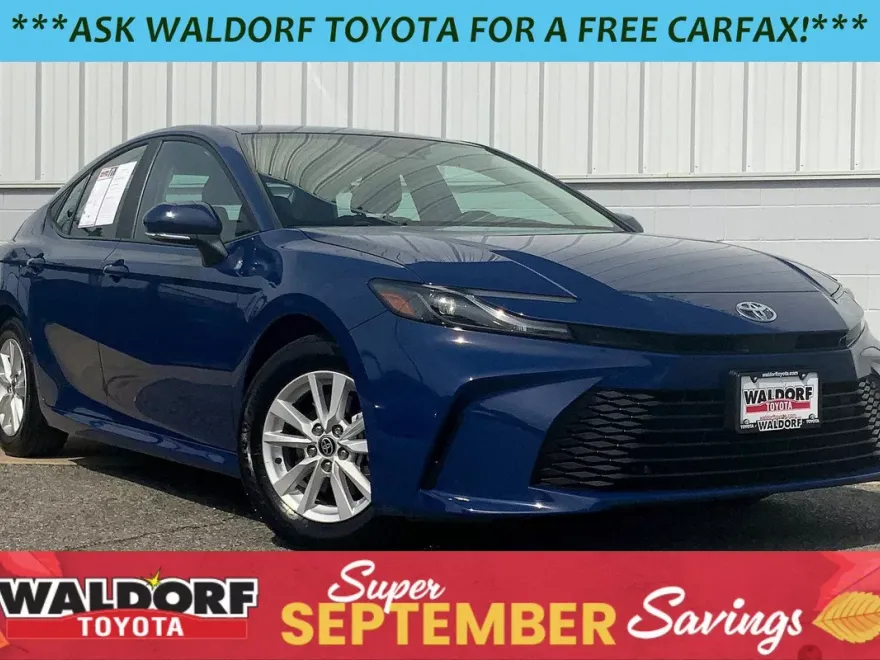 2025 Toyota Camry LE photo 1