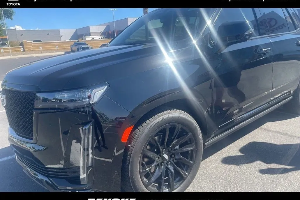 2024 Cadillac Escalade Sport photo 1