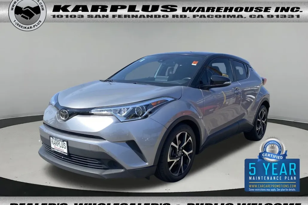 2019 Toyota C-HR XLE photo 1
