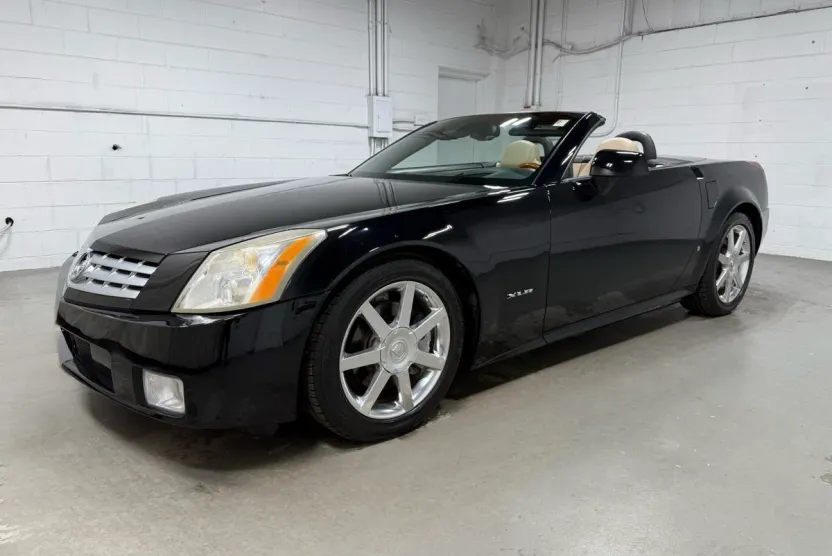 2007 Cadillac XLR Base photo 1