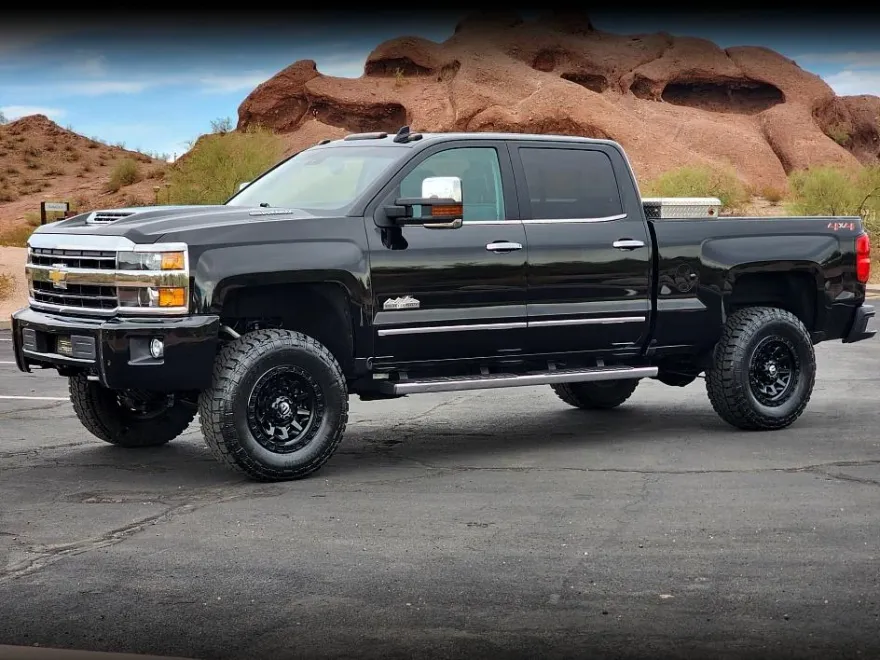 2019 Chevrolet Silverado 2500HD High Country photo 1