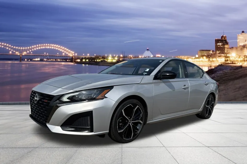 2024 Nissan Altima 2.5 SR photo 1