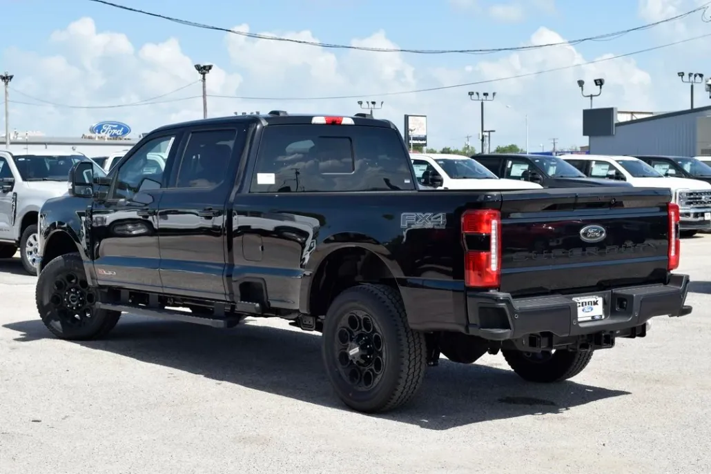 2025 Ford F-350 photo 1