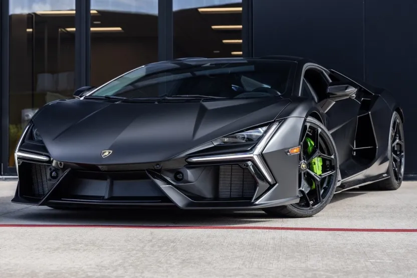 2024 Lamborghini Revuelto photo 1