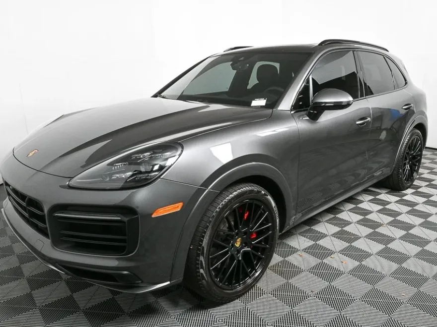2023 Porsche Cayenne GTS photo 1