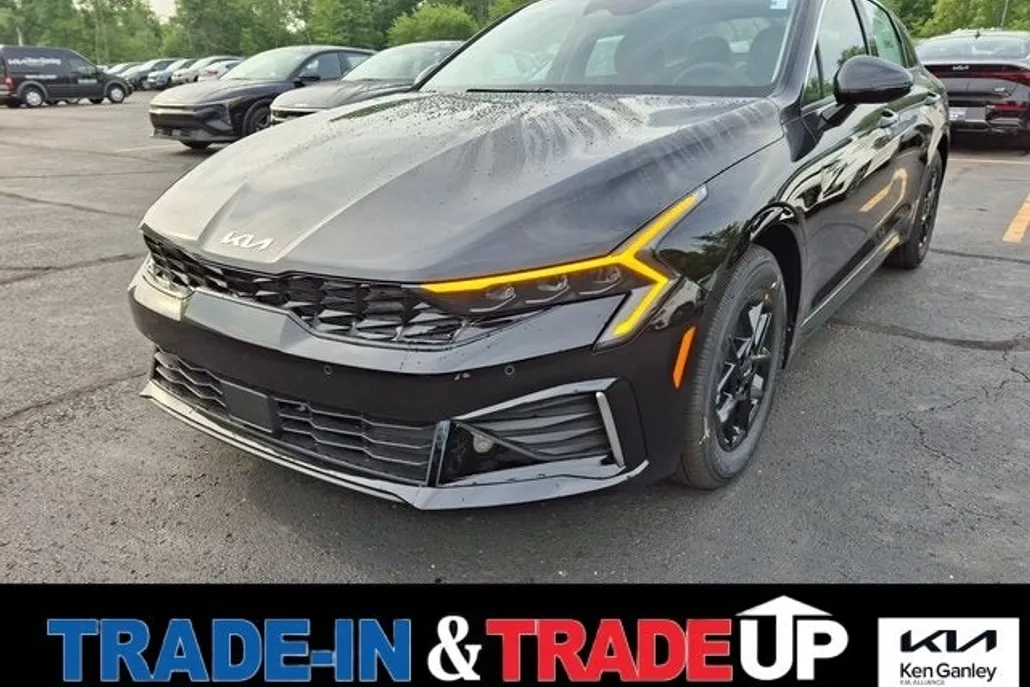 2026 Kia K5 LXS photo 1