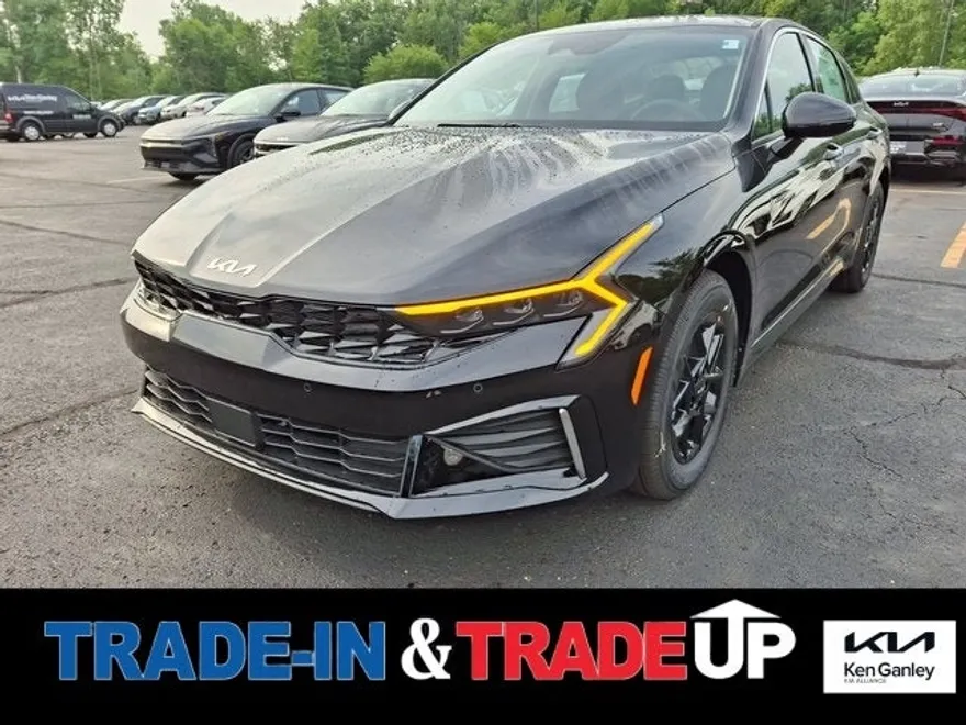 2026 Kia K5 LXS photo 1