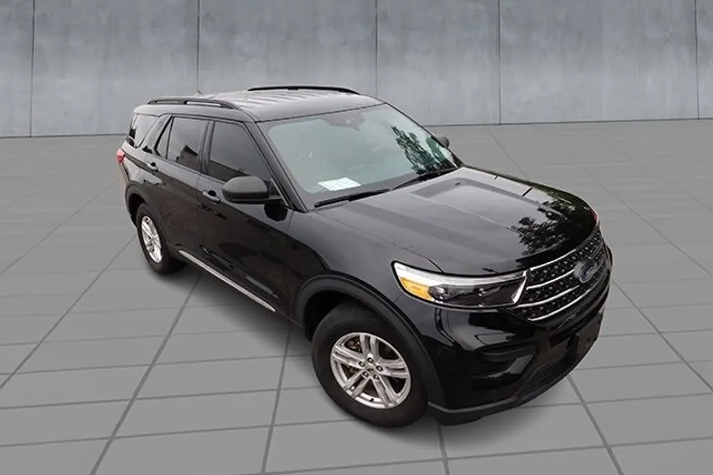 2022 Ford Explorer XLT photo 1