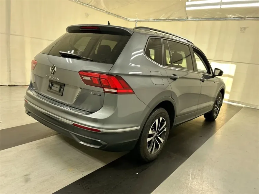 2023 Volkswagen Tiguan S photo 1