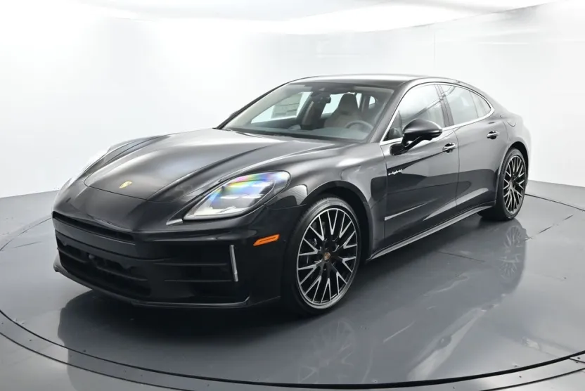 2026 Porsche Panamera E-Hybrid 4 photo 1