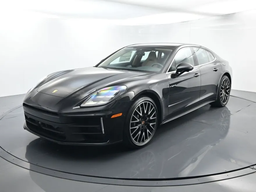 2026 Porsche Panamera E-Hybrid 4 photo 1