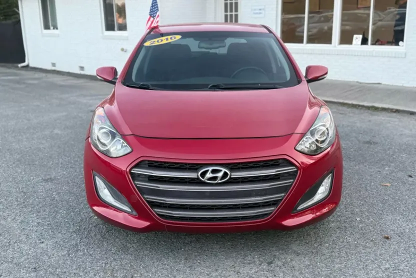 2016 Hyundai Elantra Style Tech photo 1