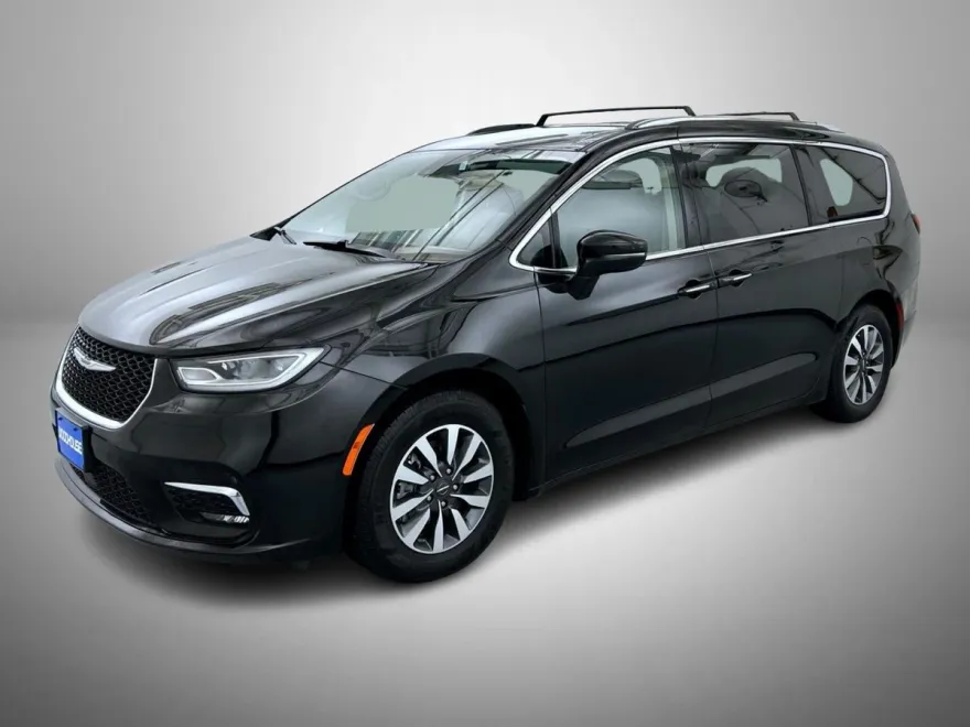 2021 Chrysler Pacifica Touring L photo 1