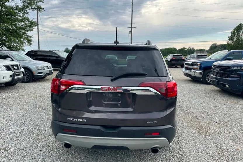 2017 Gmc Acadia SLE photo 1