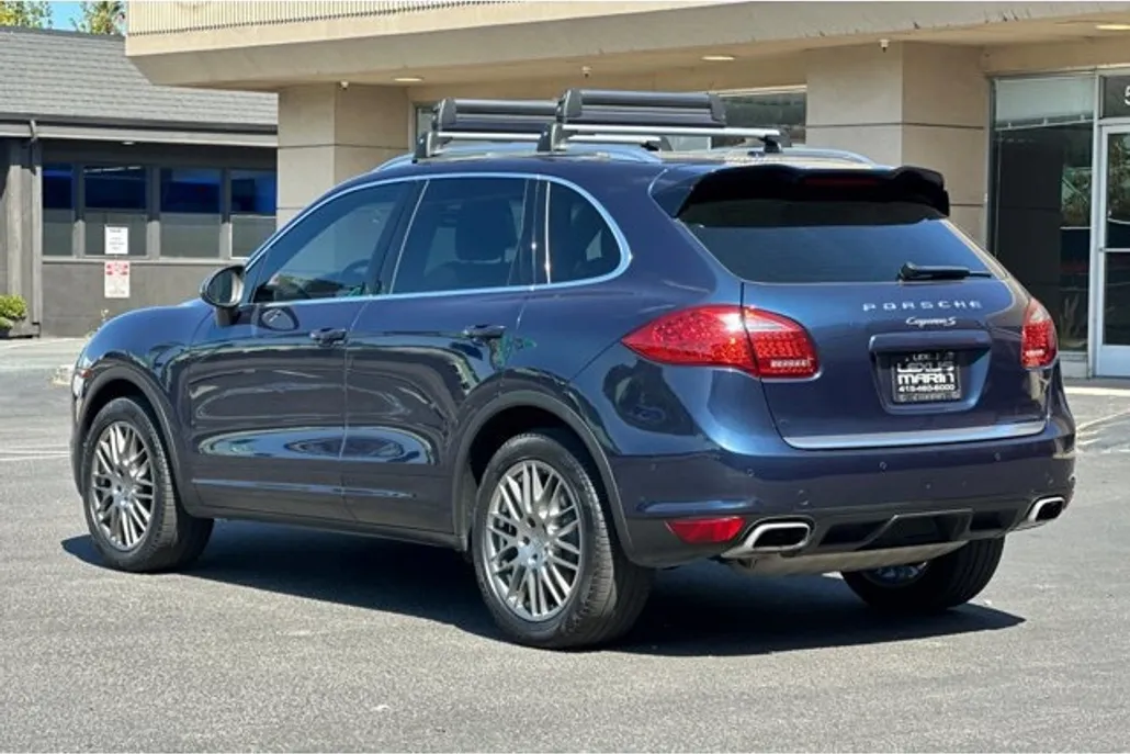 2014 Porsche Cayenne S photo 1