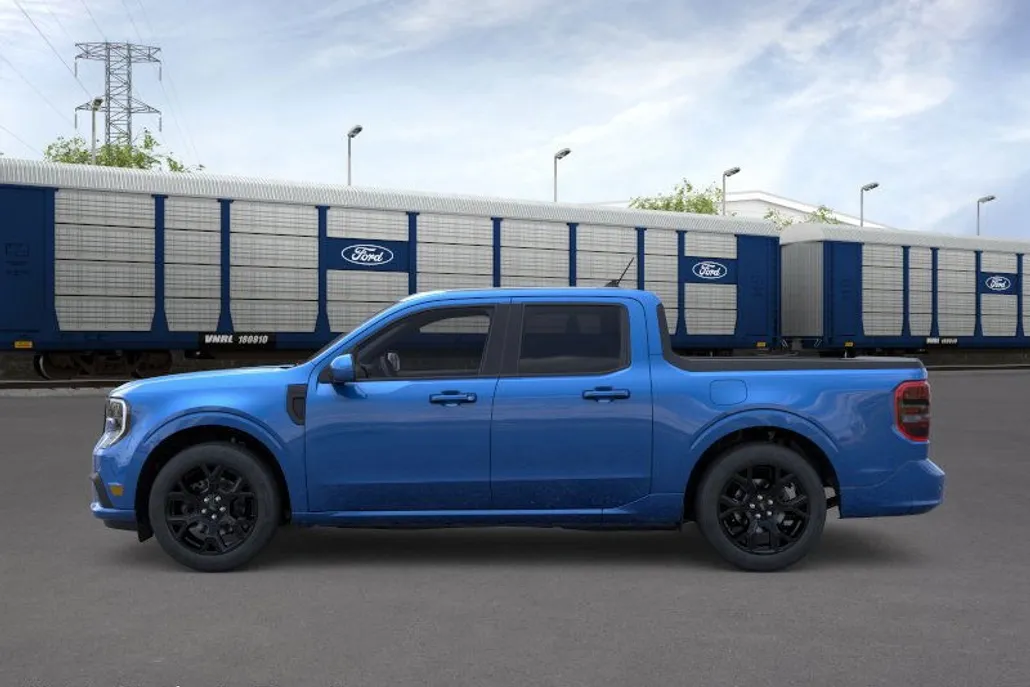 2025 Ford Maverick photo 1