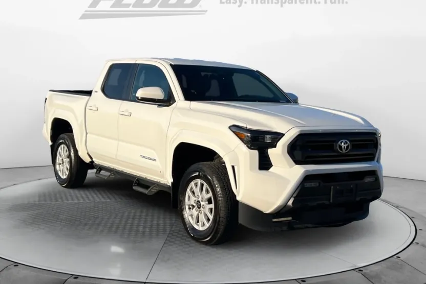2024 Toyota Tacoma SR5 4x4 photo 1