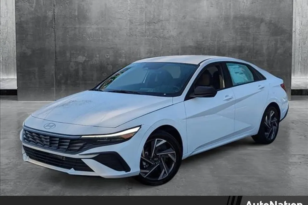 2025 Hyundai Elantra SEL Sport photo 1