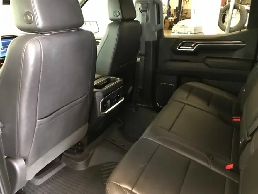 2023 Chevrolet Silverado 1500 LTZ photo 13