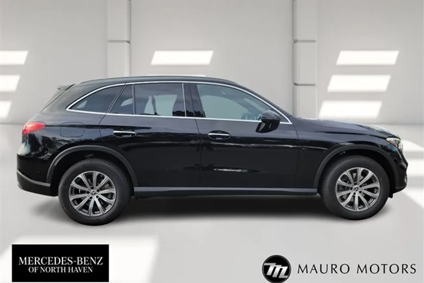 2026 Mercedes Benz GLC 300 4MATIC photo 1
