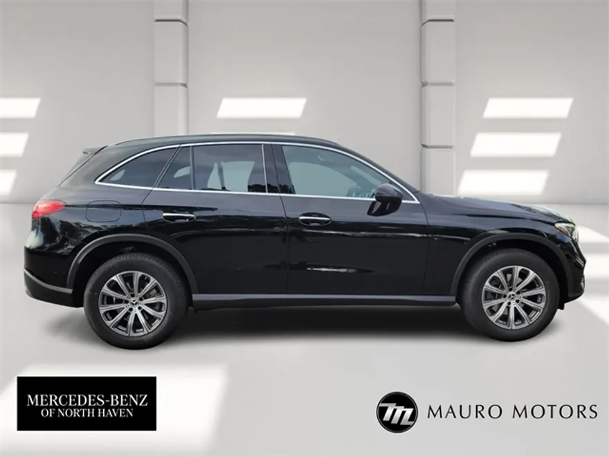 2026 Mercedes Benz GLC 300 4MATIC photo 1