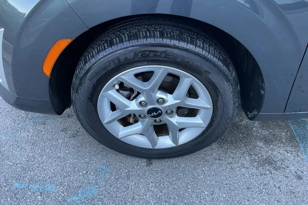 2024 Kia Soul S photo 1