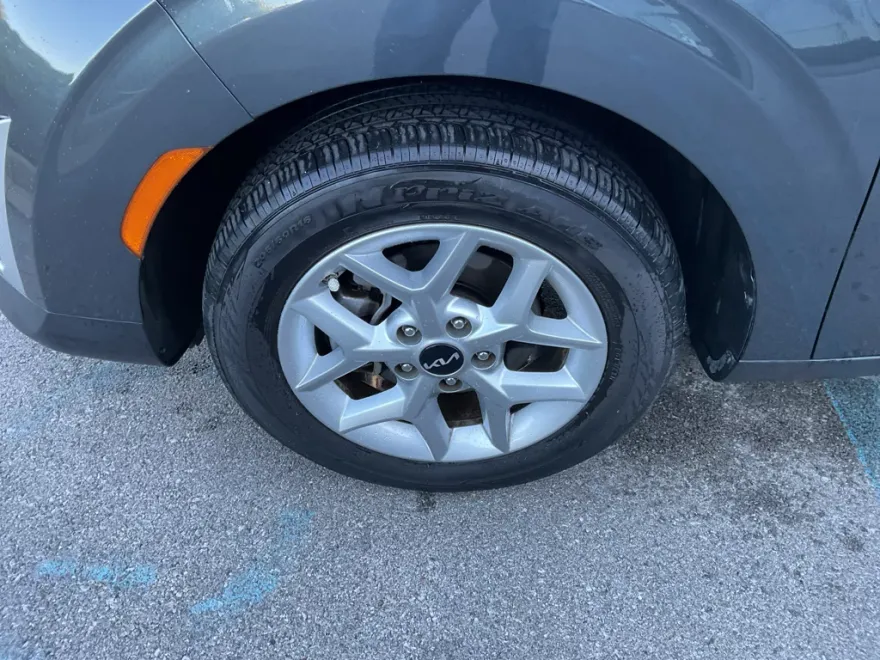 2024 Kia Soul S photo 1