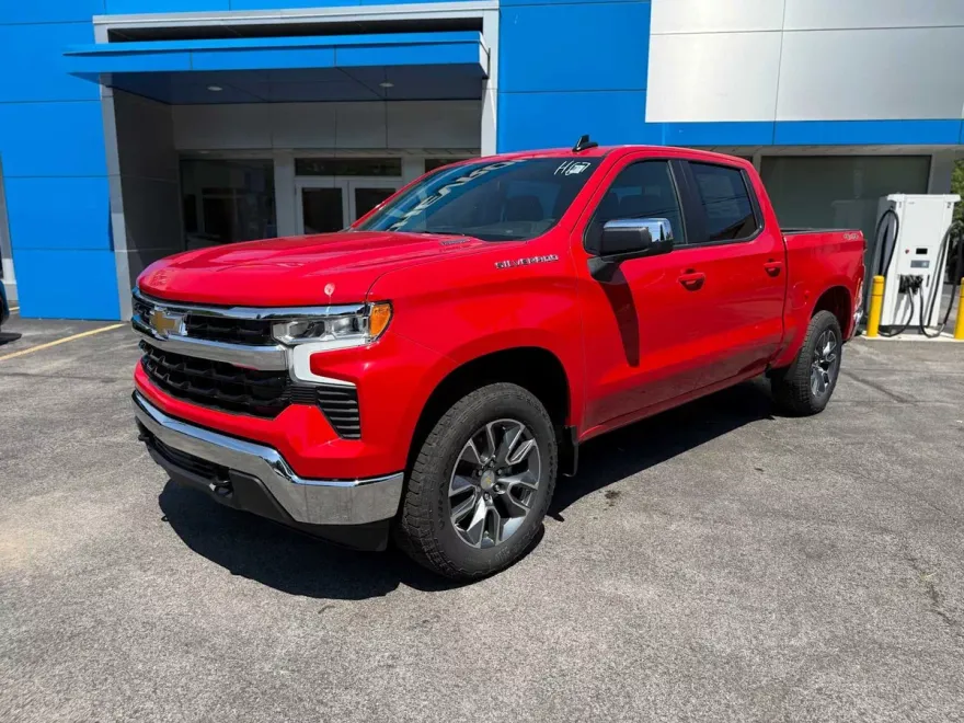 2026 Chevrolet Silverado 1500 LT photo 1