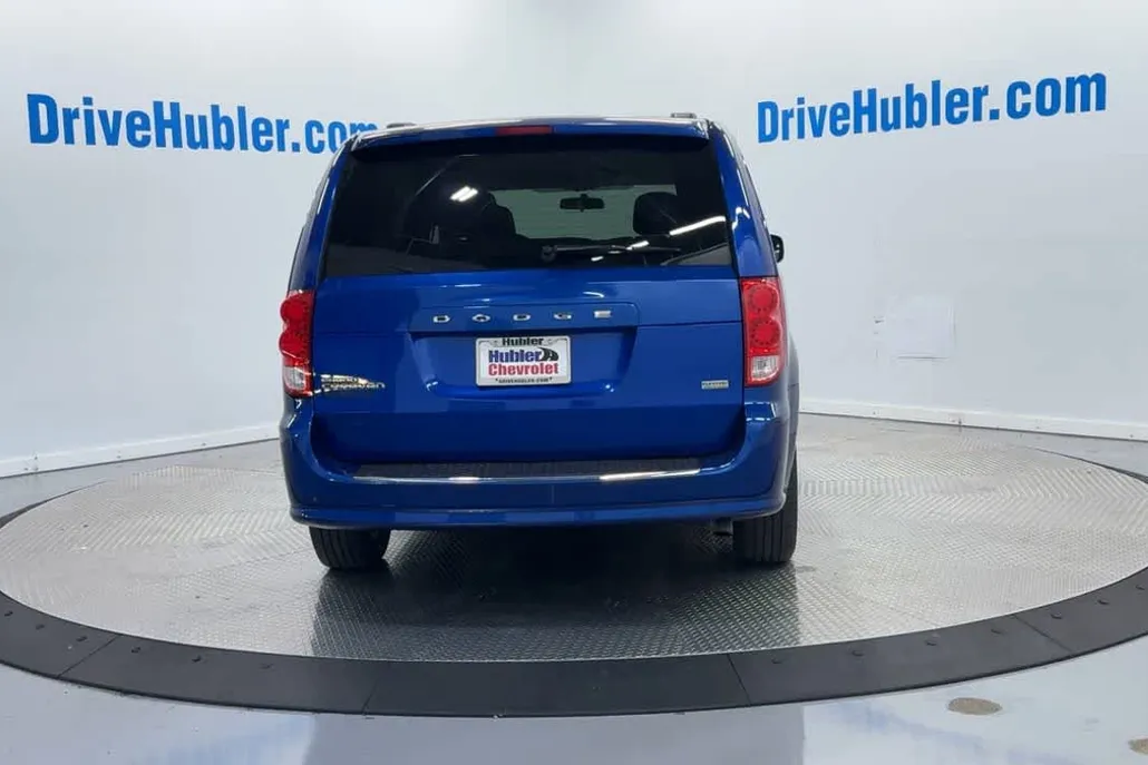 2013 Dodge Grand Caravan SXT photo 1