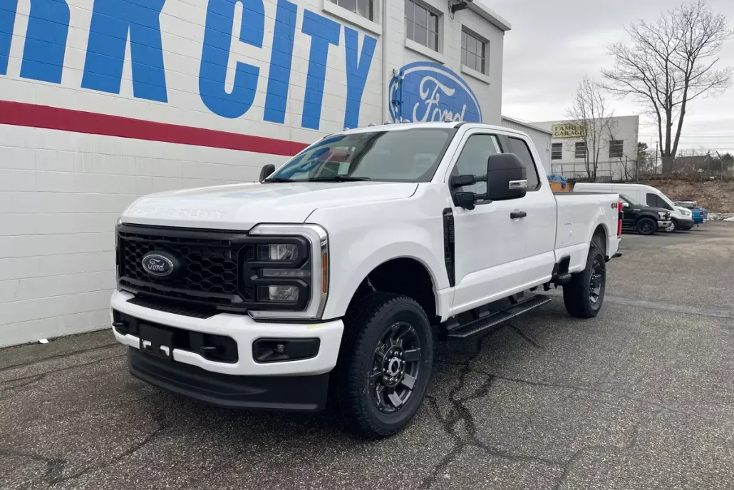 2025 Ford F-350 photo 1
