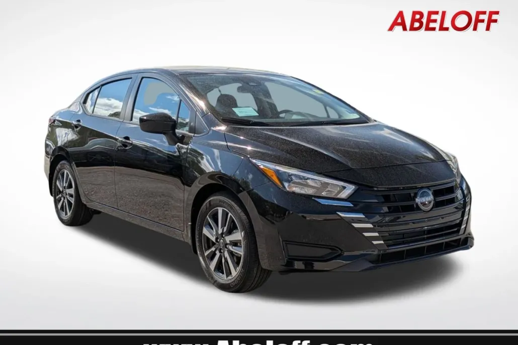2025 Nissan Versa SV photo 1