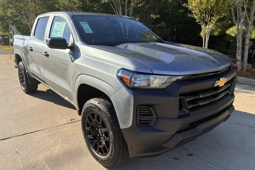 2026 Chevrolet Colorado Work Truck photo 1