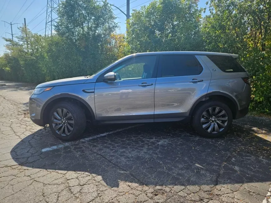 2023 Land Rover Discovery Sport SE photo 1