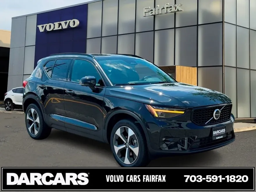 2026 Volvo XC40 Plus photo 1